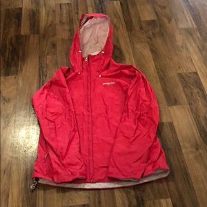 Patagonia light weight rain jacket
